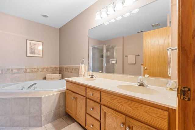 10711 Canterbury Drive, Mokena, IL 60448