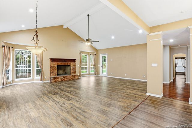 527 Mesa Rdg, San Antonio, TX 78258