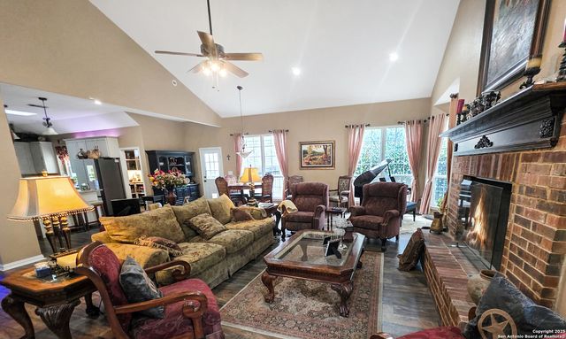 527 Mesa Rdg, San Antonio, TX 78258