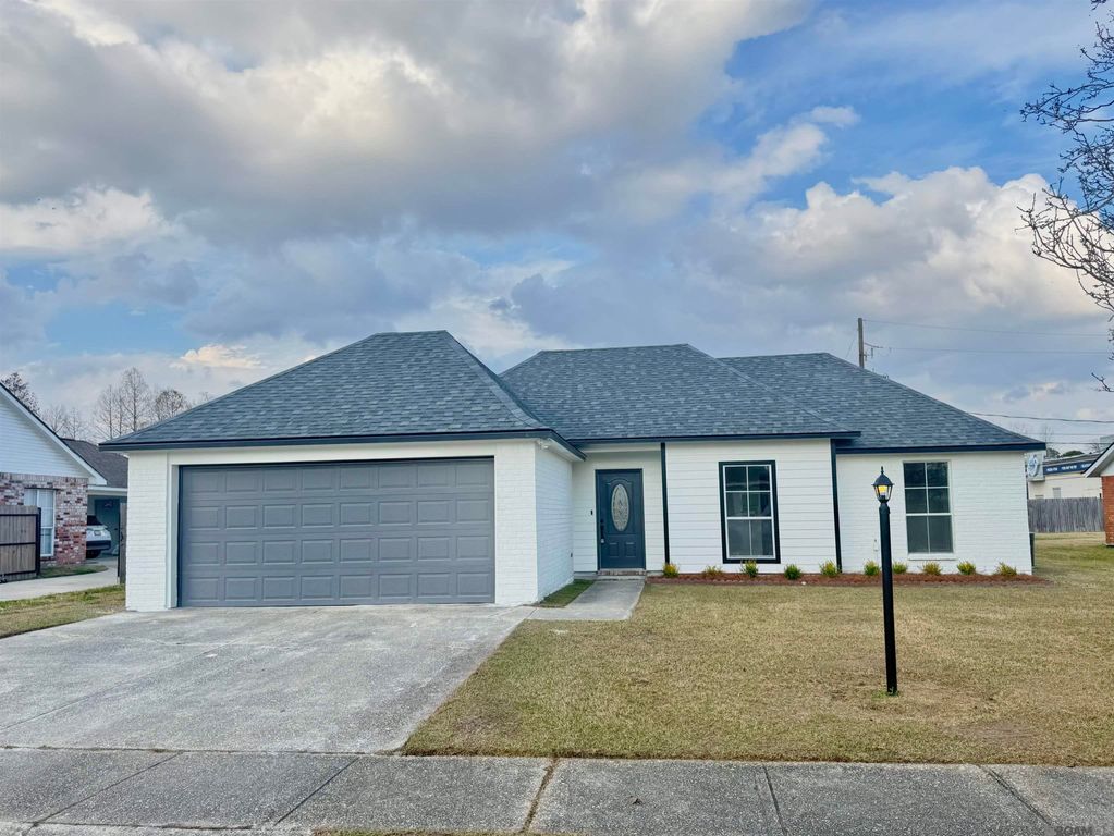 9919 Glerma Dr, Baton Rouge, LA 70810