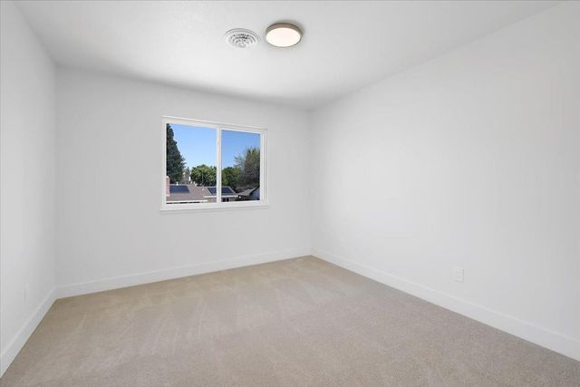 1571 Coats Dr, Yuba City, CA 95993