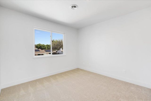 1571 Coats Dr, Yuba City, CA 95993