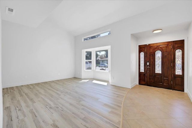 1571 Coats Dr, Yuba City, CA 95993