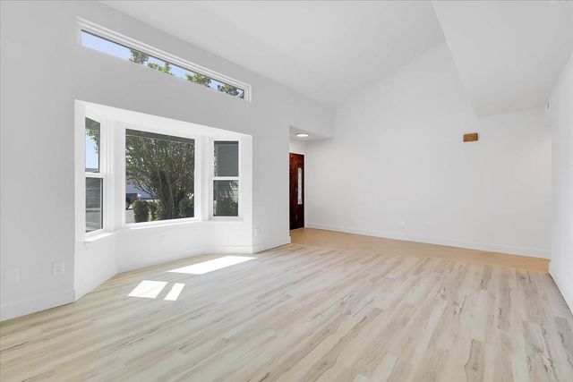 1571 Coats Dr, Yuba City, CA 95993