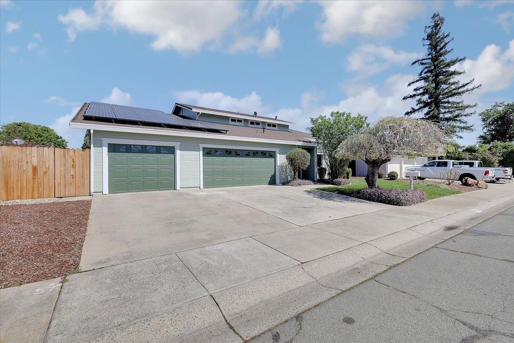 1571 Coats Dr, Yuba City, CA 95993