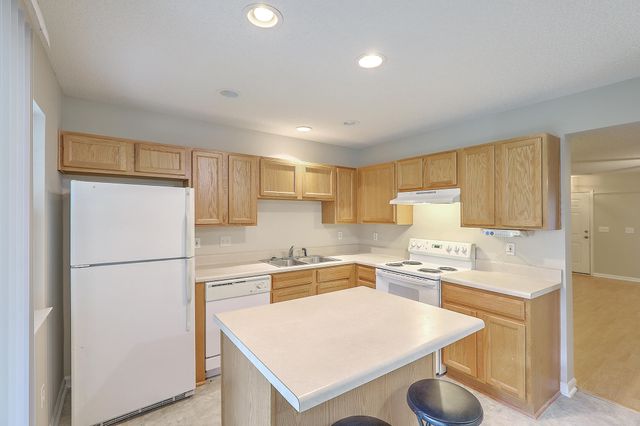 8074 Shadow Oak Drive, North Charleston, SC 29406