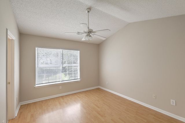 8074 Shadow Oak Drive, North Charleston, SC 29406