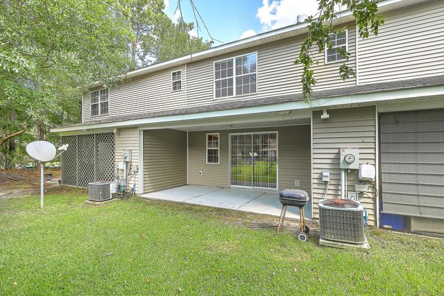8074 Shadow Oak Drive, North Charleston, SC 29406