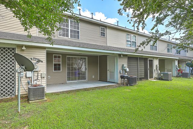 8074 Shadow Oak Drive, North Charleston, SC 29406