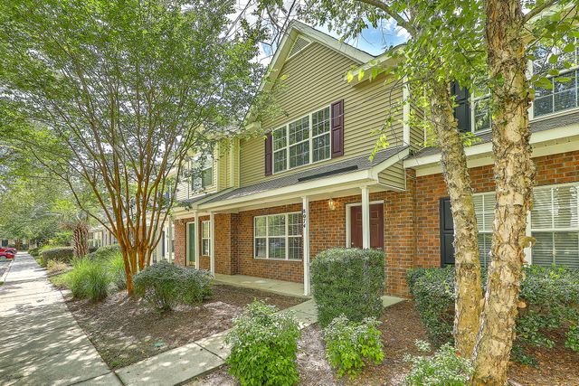 8074 Shadow Oak Drive, North Charleston, SC 29406