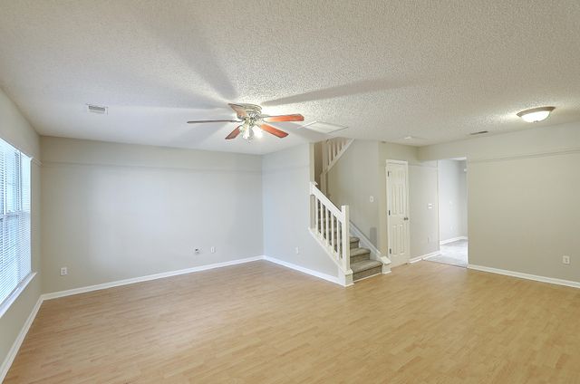 8074 Shadow Oak Drive, North Charleston, SC 29406