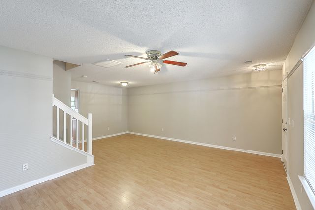 8074 Shadow Oak Drive, North Charleston, SC 29406