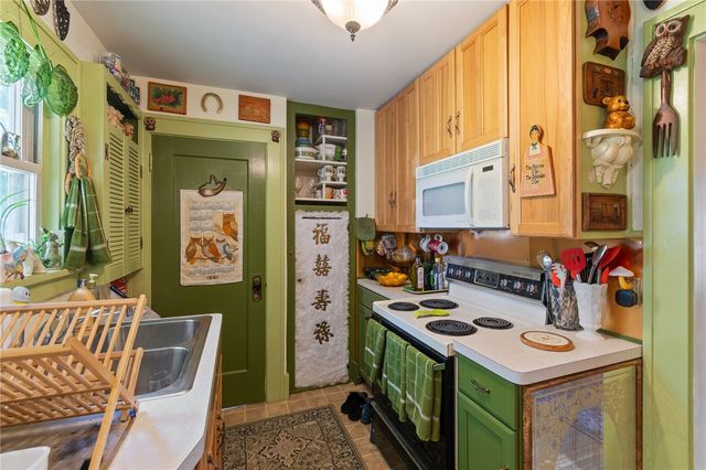481 Stonewood Avenue, Greece, NY 14616