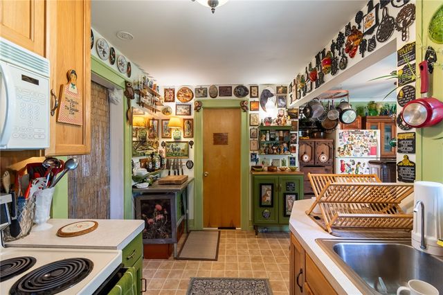 481 Stonewood Avenue, Greece, NY 14616