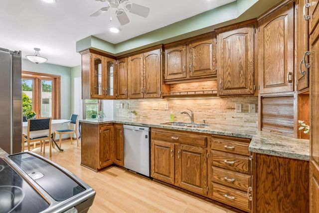 2350 Wells Wood Curve, Bloomington, MN 55431