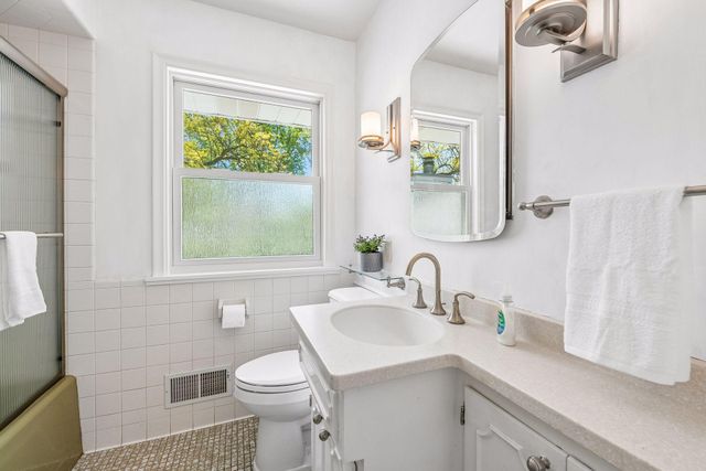 2350 Wells Wood Curve, Bloomington, MN 55431