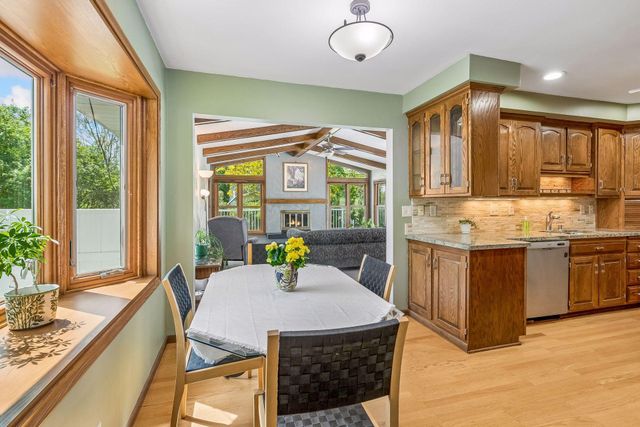 2350 Wells Wood Curve, Bloomington, MN 55431