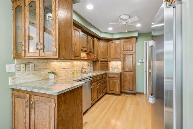 2350 Wells Wood Curve, Bloomington, MN 55431