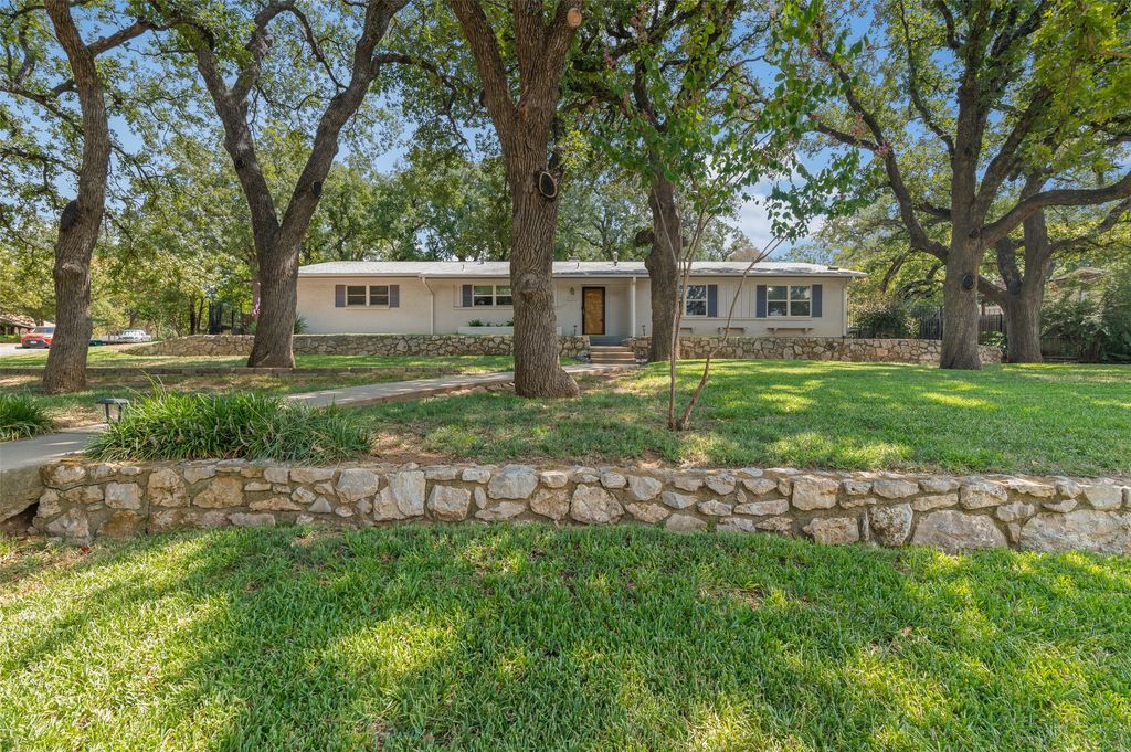 1800 Emerson Lane, Denton, TX 76209 — exterior
