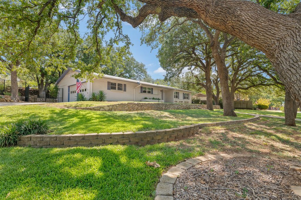 1800 Emerson Lane, Denton, TX 76209 — photo 3