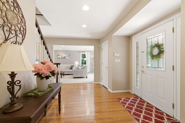1 Regal Court, Saint James, NY 11780