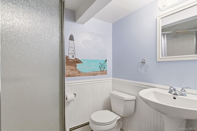 1 Regal Court, Saint James, NY 11780