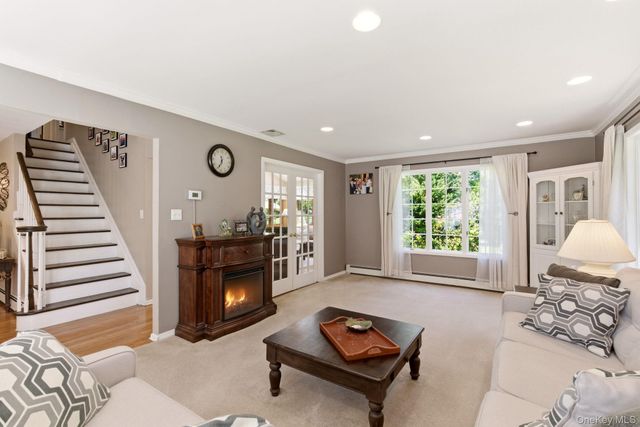1 Regal Court, Saint James, NY 11780