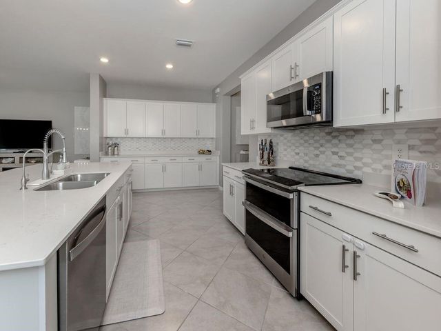 11450 BURGUNDY DRIVE, Venice, FL 34293