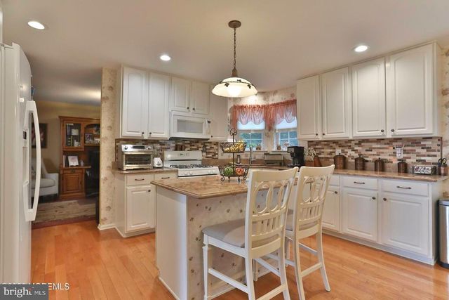 486 MERMAID DRIVE, Manahawkin, NJ 08050