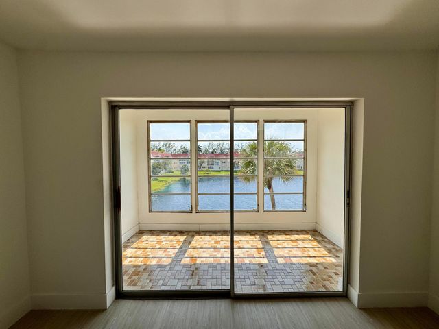 2831 E Sunrise Lakes Drive E 311, Sunrise, FL 33322