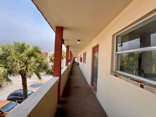 2831 E Sunrise Lakes Drive E 311, Sunrise, FL 33322