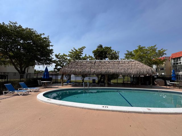 2831 E Sunrise Lakes Drive E 311, Sunrise, FL 33322