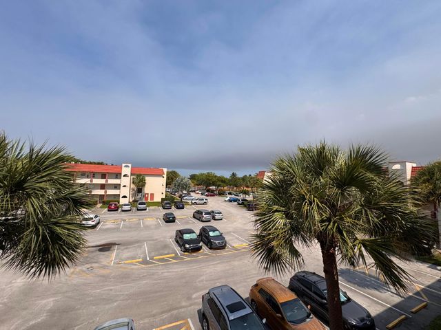 2831 E Sunrise Lakes Drive E 311, Sunrise, FL 33322