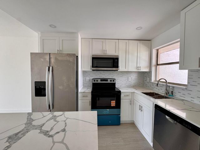 2831 E Sunrise Lakes Drive E 311, Sunrise, FL 33322