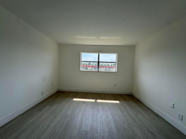 2831 E Sunrise Lakes Drive E 311, Sunrise, FL 33322