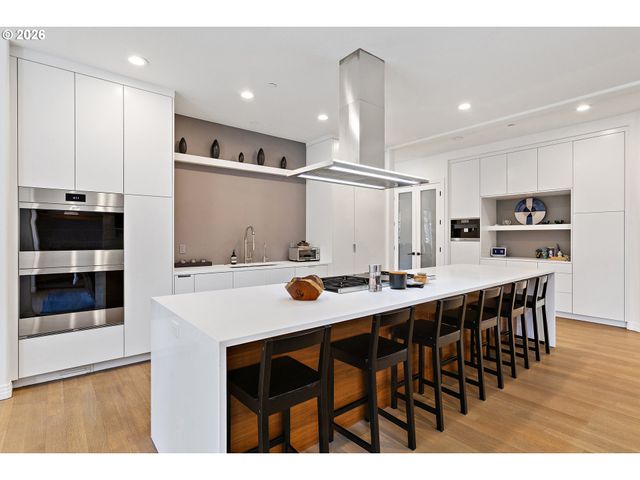 6280 Sw SHERIDAN St, Portland, OR 97225