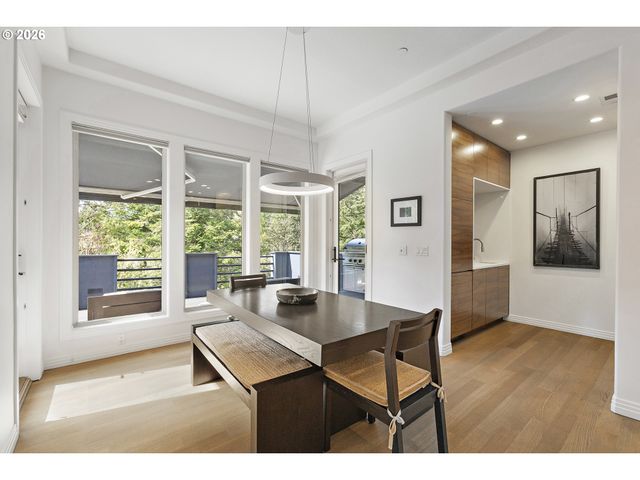 6280 Sw SHERIDAN St, Portland, OR 97225