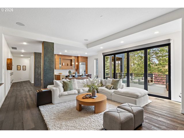 6280 Sw SHERIDAN St, Portland, OR 97225