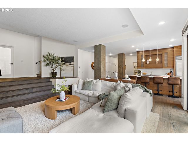 6280 Sw SHERIDAN St, Portland, OR 97225