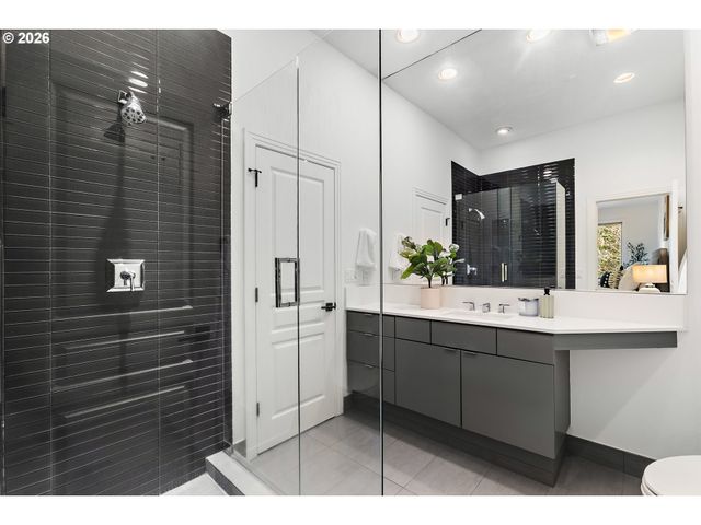 6280 Sw SHERIDAN St, Portland, OR 97225