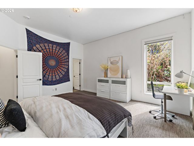 6280 Sw SHERIDAN St, Portland, OR 97225