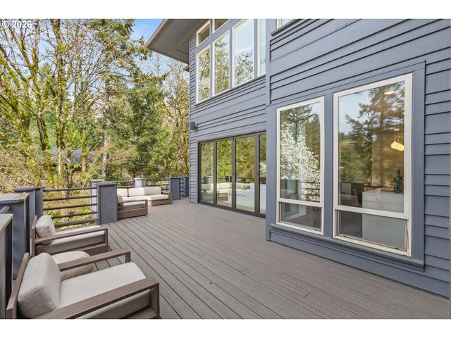 6280 Sw SHERIDAN St, Portland, OR 97225