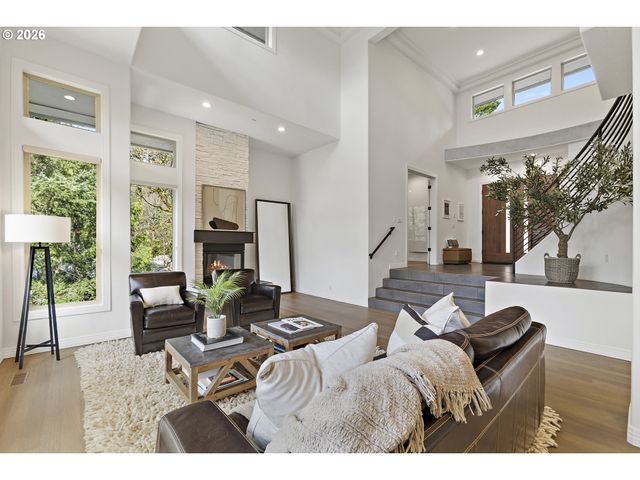 6280 Sw SHERIDAN St, Portland, OR 97225