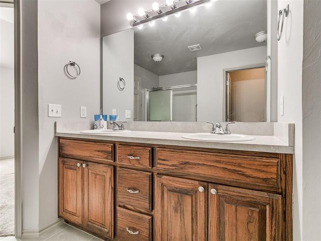 12508 Native Hill Drive, Choctaw, OK 73020