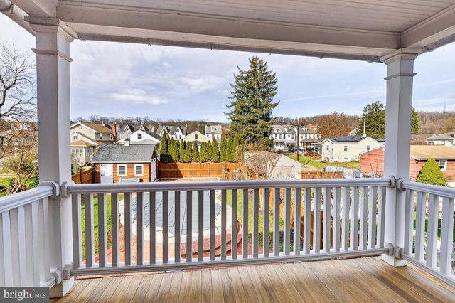 935 CHESTNUT ST, Columbia, PA 17512