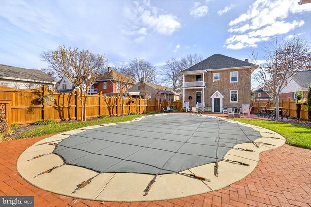 935 CHESTNUT ST, Columbia, PA 17512