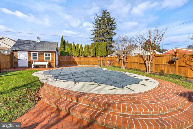 935 CHESTNUT ST, Columbia, PA 17512