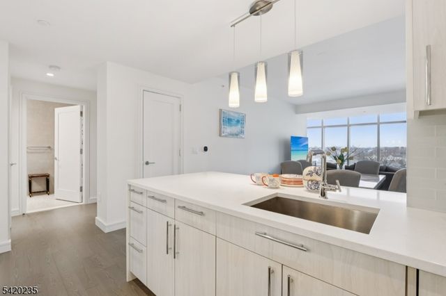 15 Morris Ave 525, Long Branch City, NJ 07740