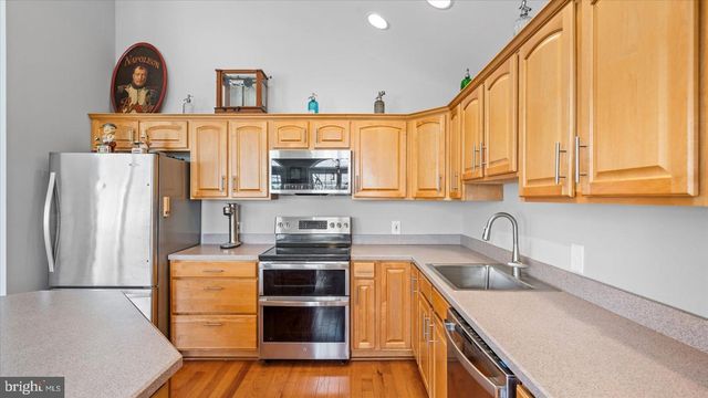 9120 HINTON AVE, Sparrows Point, MD 21219