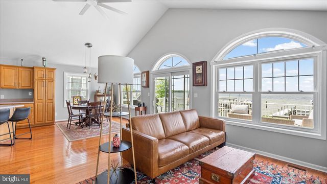 9120 HINTON AVE, Sparrows Point, MD 21219